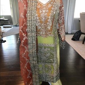 Brand New beautiful MariamNMaria womens suit size 12
